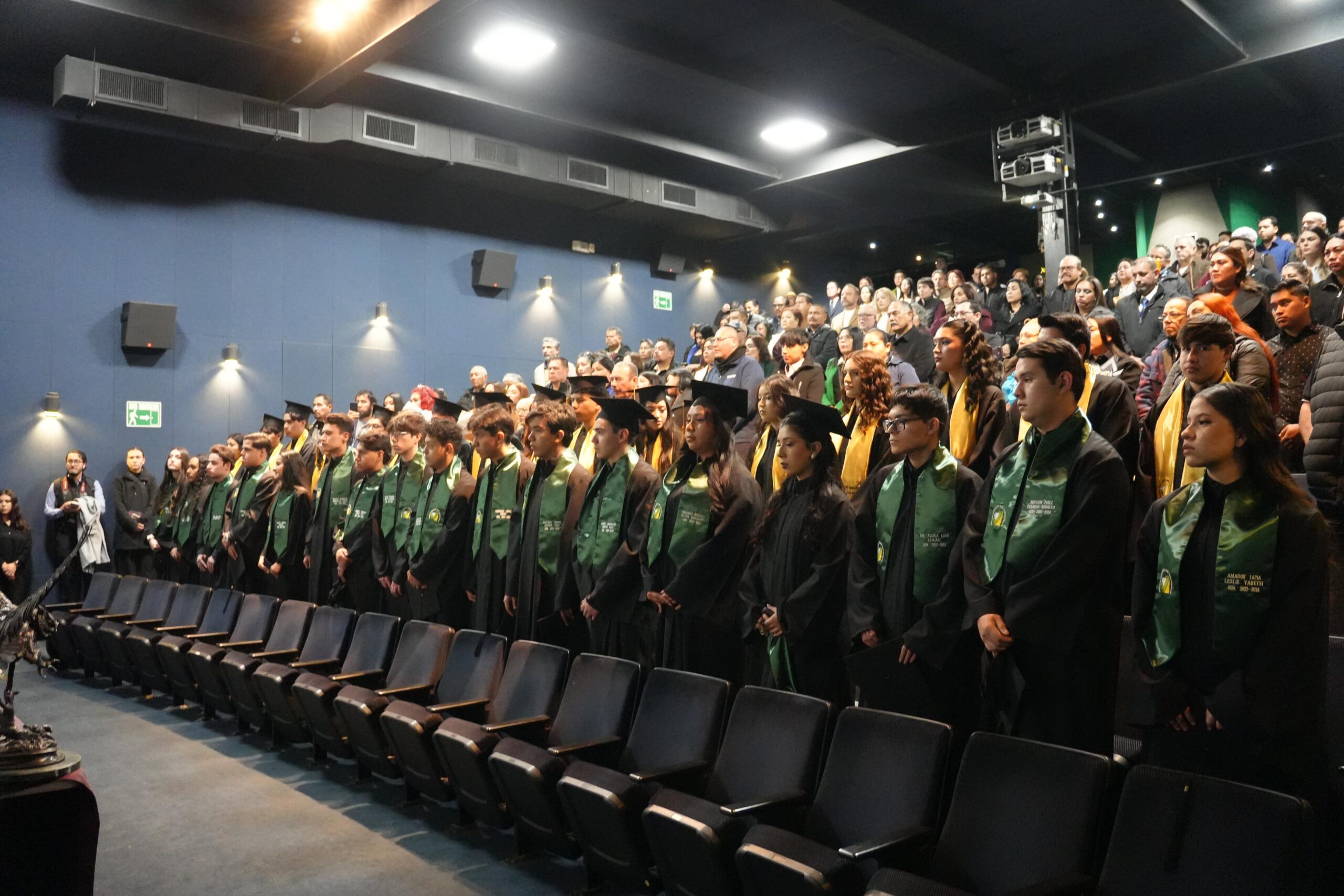 SE GRADUARON ALUMNOS DE LA GENERACIÓN 2022-2024 DE LA PREPARATORIA JOSÉ VASCONCELOS